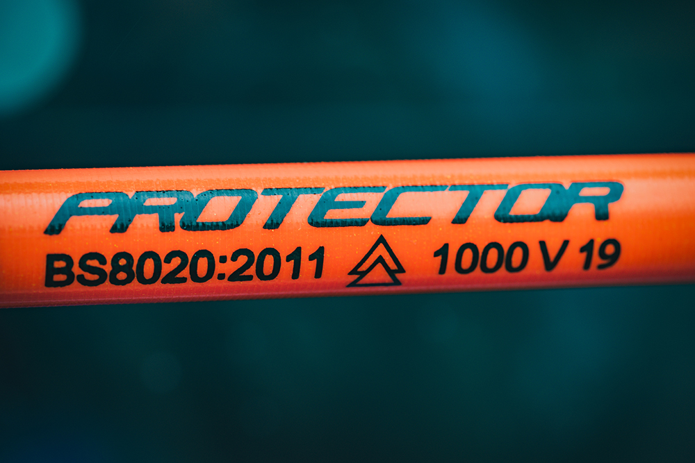 window cleaner, waterfed pole, protector handle, ionic systems, pure water